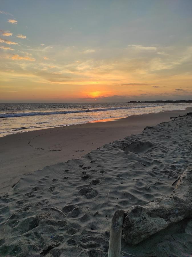 Hostal Las Garzas Del Pelado Playas Bagian luar foto