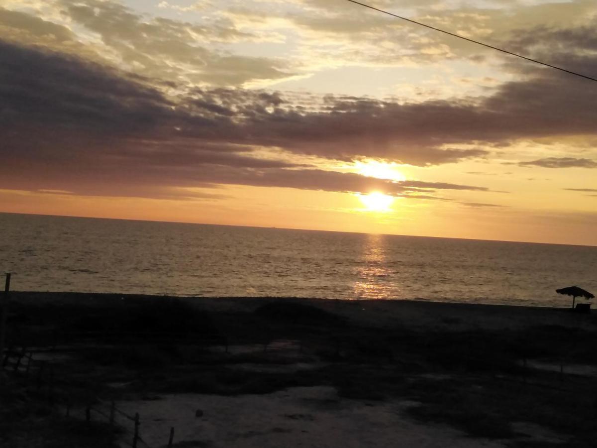 Hostal Las Garzas Del Pelado Playas Bagian luar foto
